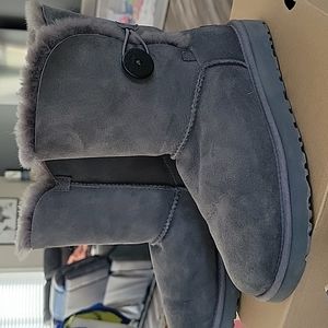 Ugg bailey button short boots